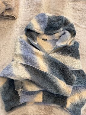 wild fable Plush Sherpa Hoodie in Cream and Gray